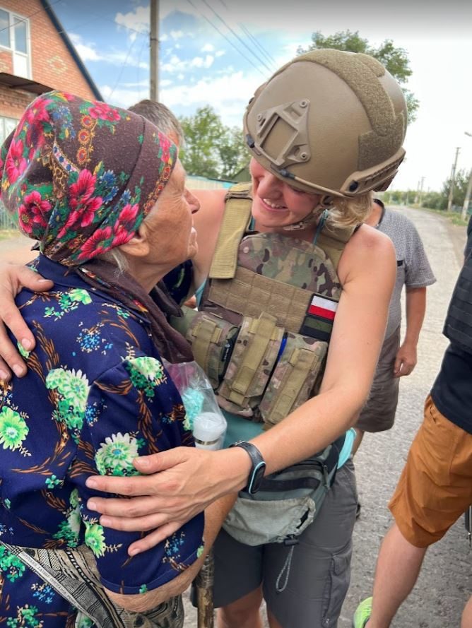 Jagoda Pasko delivering humanitarian aid in Ukraine